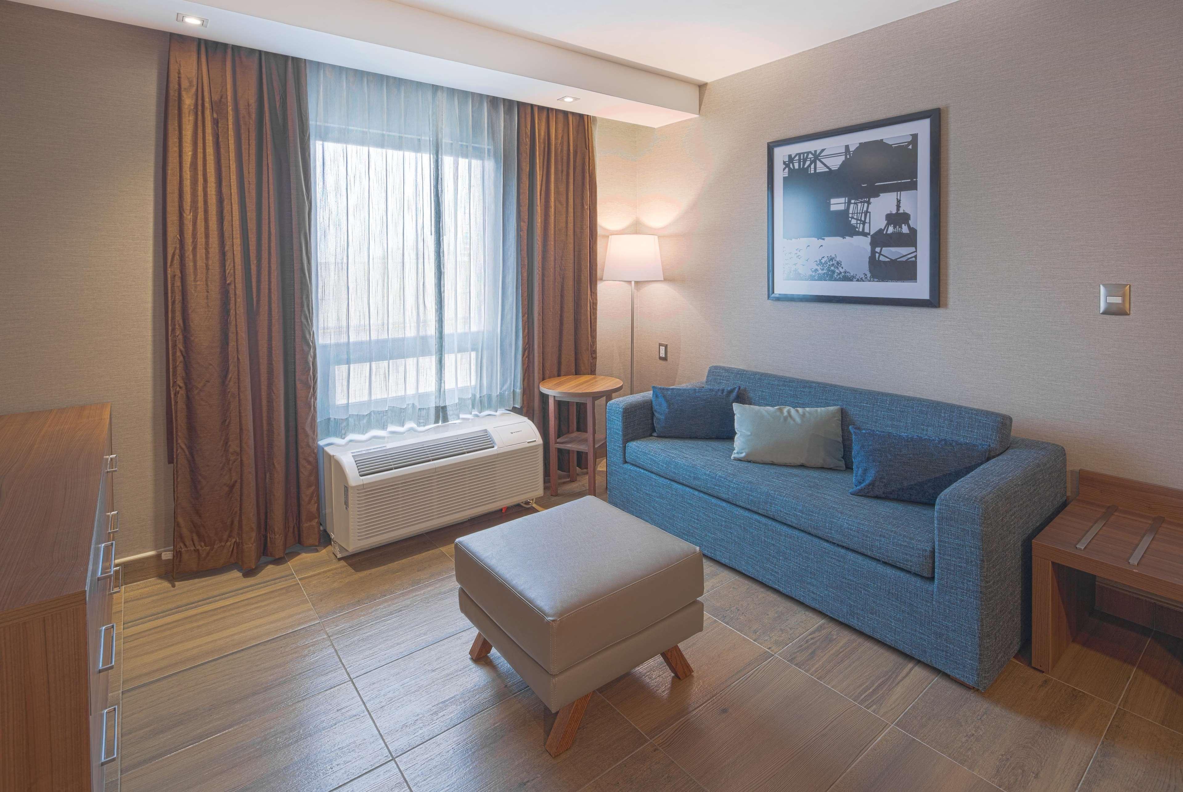 Hampton By Hilton Monterrey Galerias Obispado Exterior photo