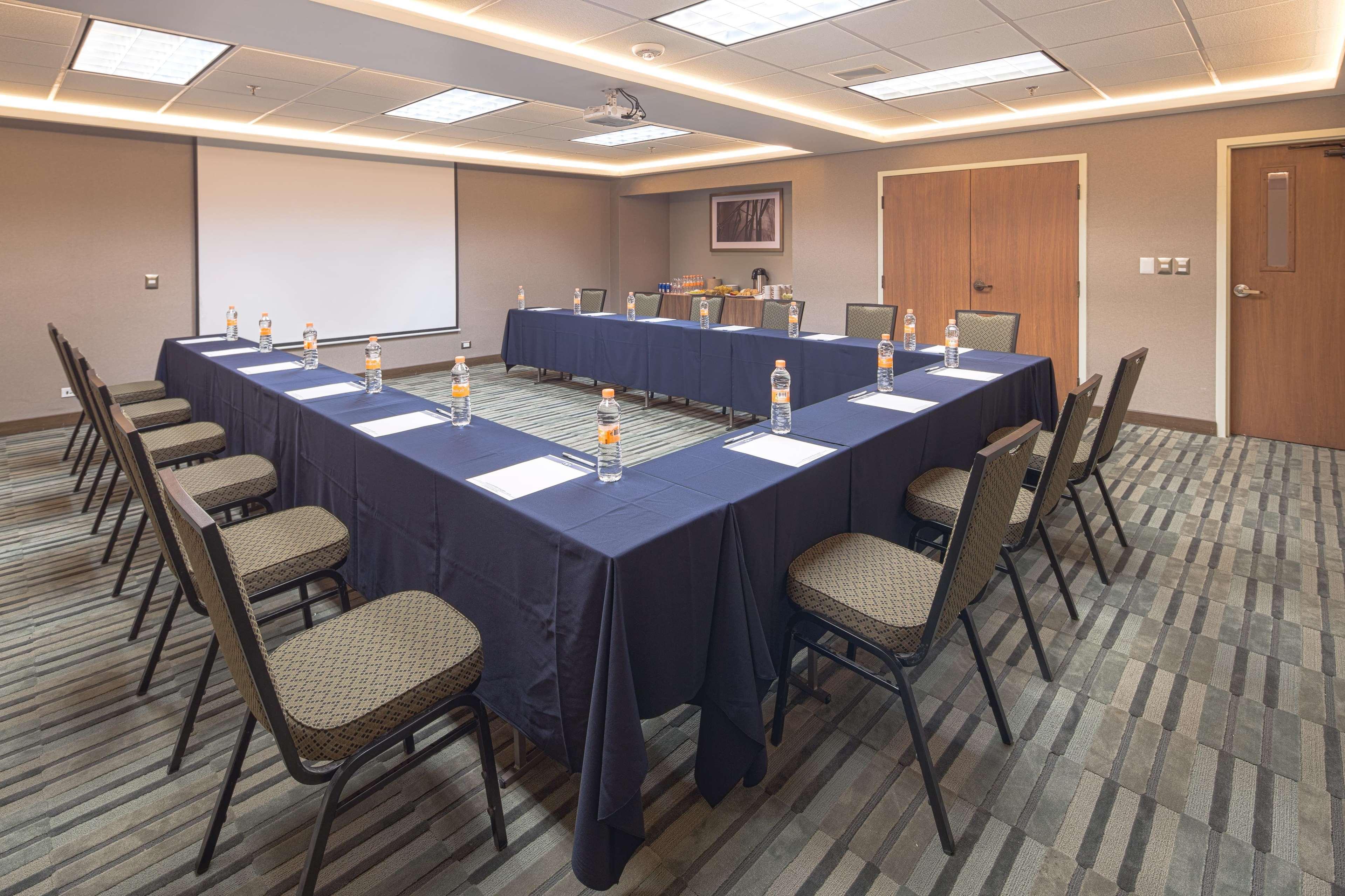 Hampton By Hilton Monterrey Galerias Obispado Exterior photo