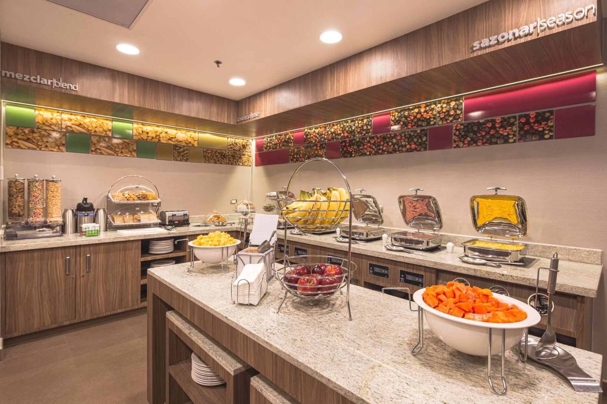 Hampton By Hilton Monterrey Galerias Obispado Exterior photo